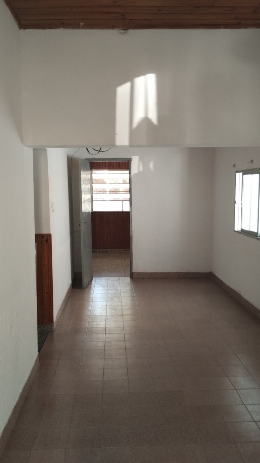 Casa frente COLEGIO VERNA